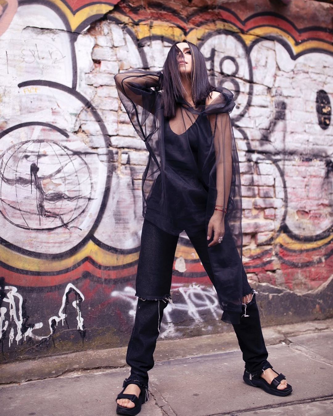 "Крута": Джамала здивувала стильним бунтарським луком