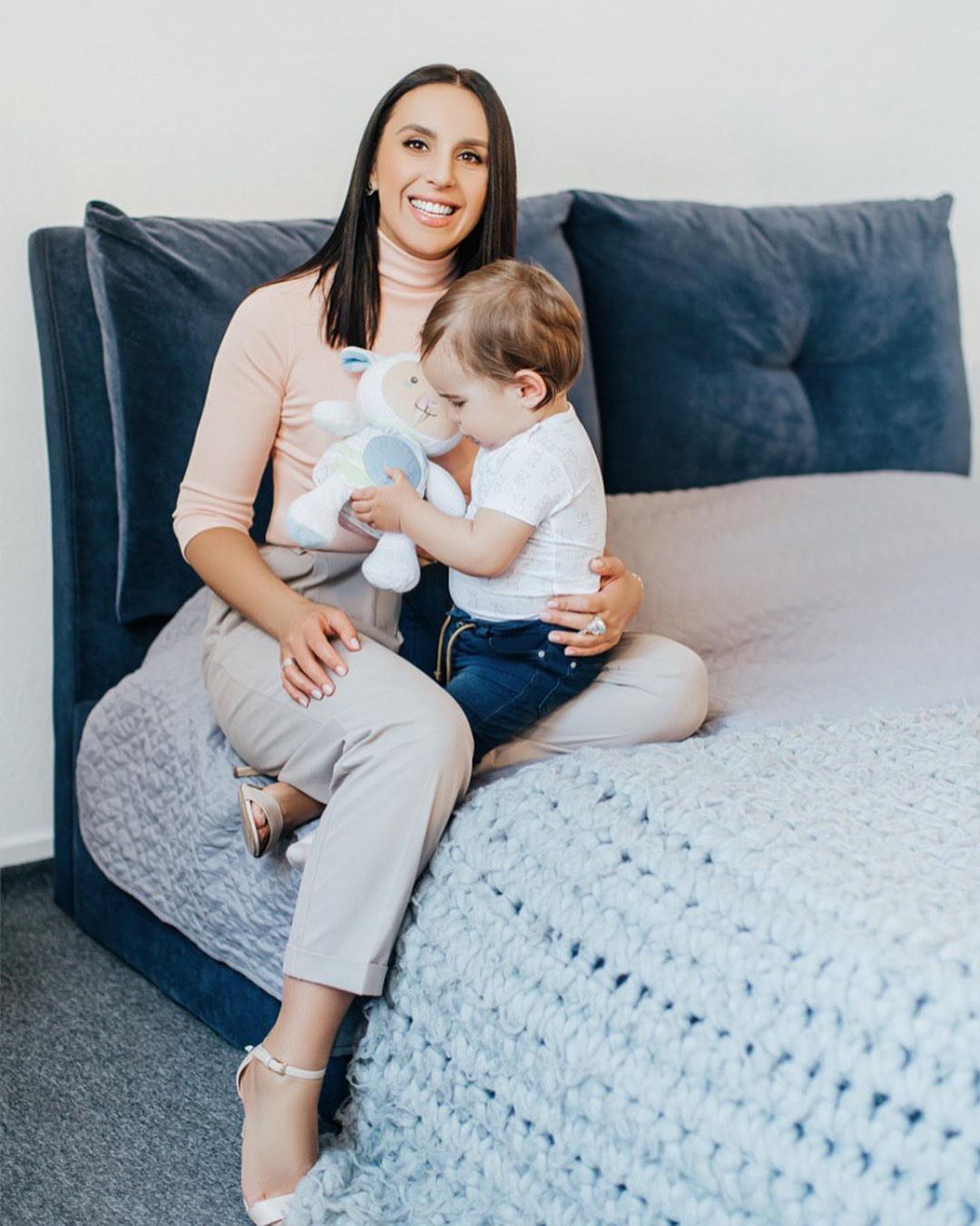 Не могла поверить: Джамала поделилась трогательной историей о колыбельной для сына