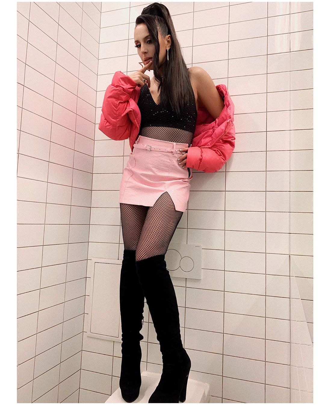 Дівчинка з 90-х: Каменських, Дорофєєва та Полякова показують найтрендовішу зачіску літа 2020