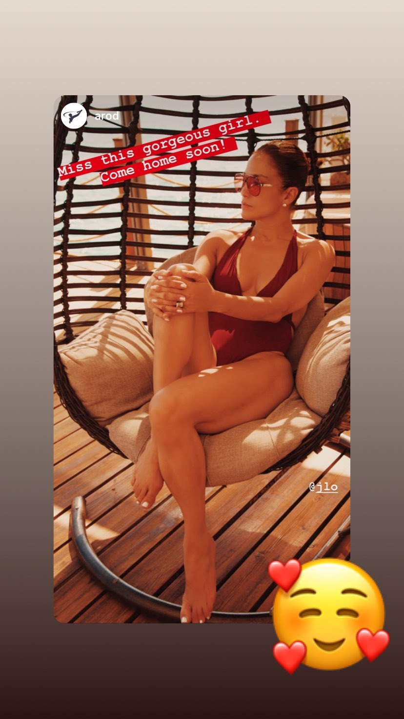 50-річна Дженніфер Лопес похвалилася спортивною фігурою у відвертому купальнику