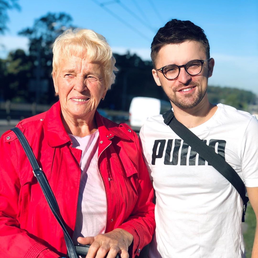 Известный украинский певец растрогал фото с родным человеком