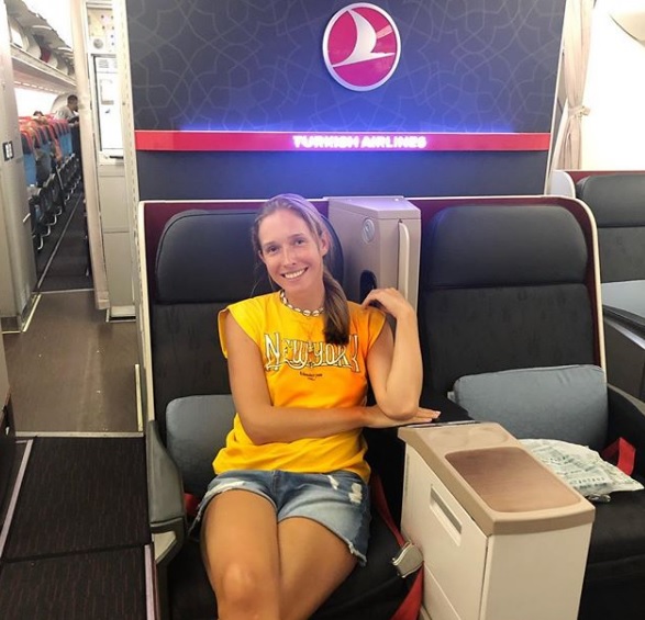 &quot;Засмагла і в шортах&quot;: Катя Осадча повернулася з Маврикія