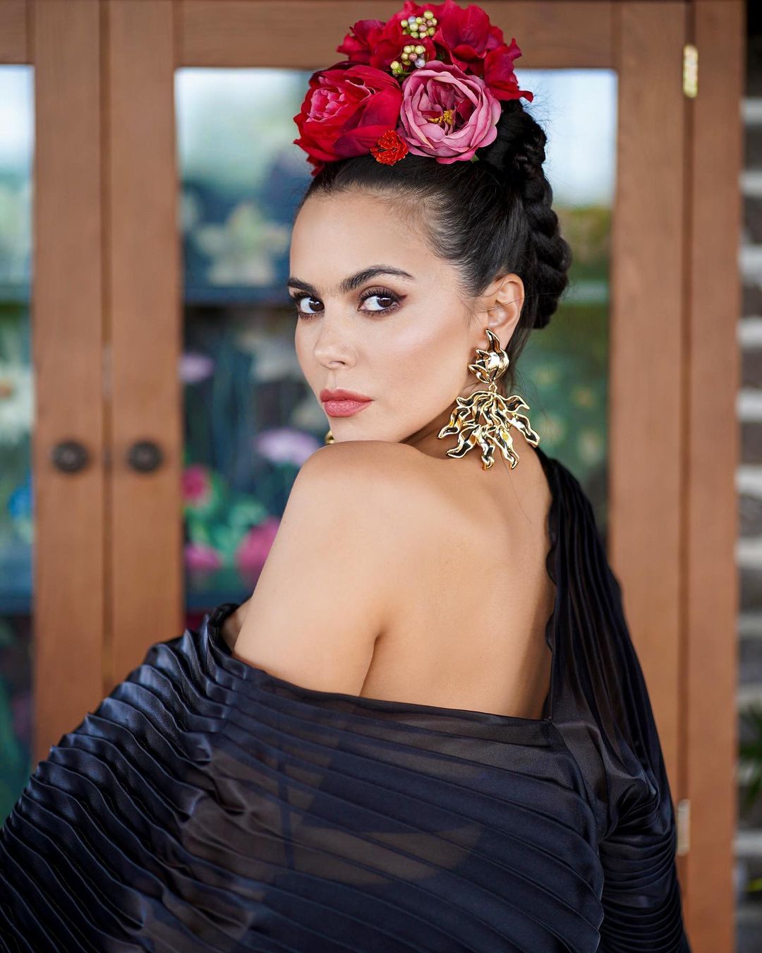 Украинская Фрида Кало: Настя Каменских ярко отпраздновала день рождения