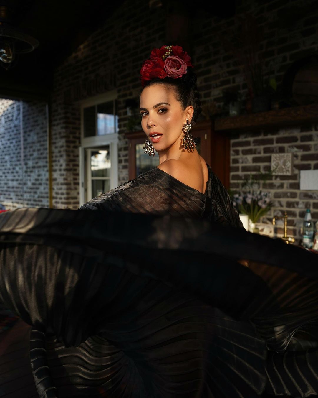 Украинская Фрида Кало: Настя Каменских ярко отпраздновала день рождения