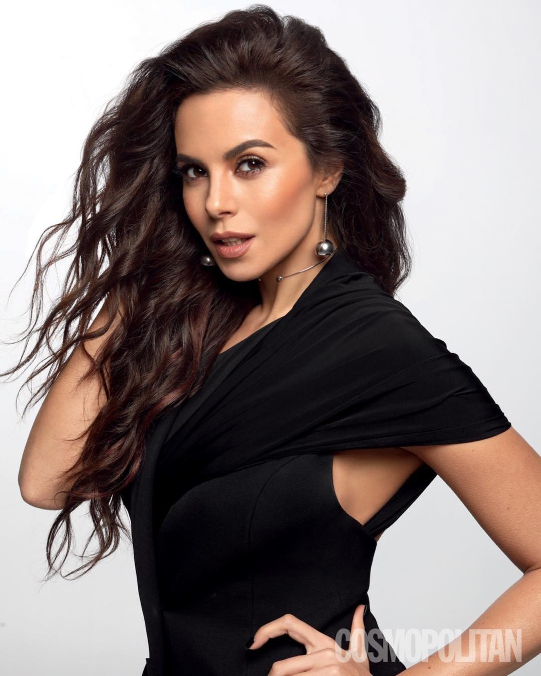 Невероятная красотка: Настя Каменских заворожила эффектным образом