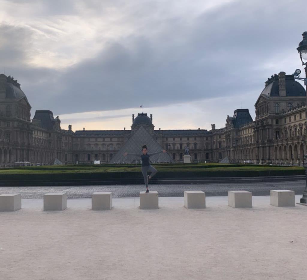 "Париж с тобой красивее": Настя Каменских показала активное утро во Франции