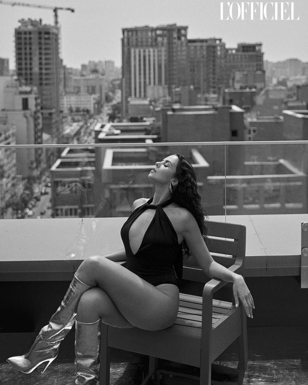 "Горячо и вкусно": Настя Каменских покорила роскошными формами в откровенной съемке