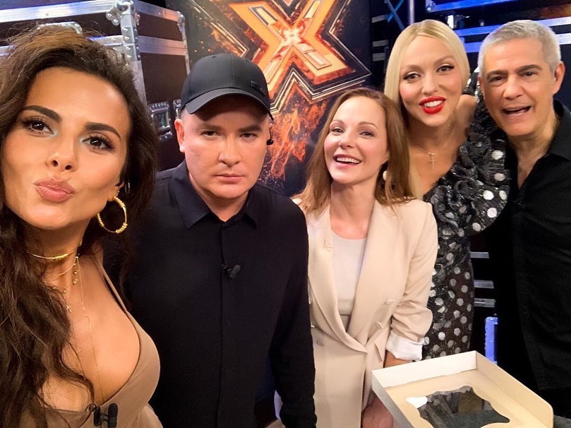 Незаконная красота: Настя Каменских ошеломила глубиной декольте