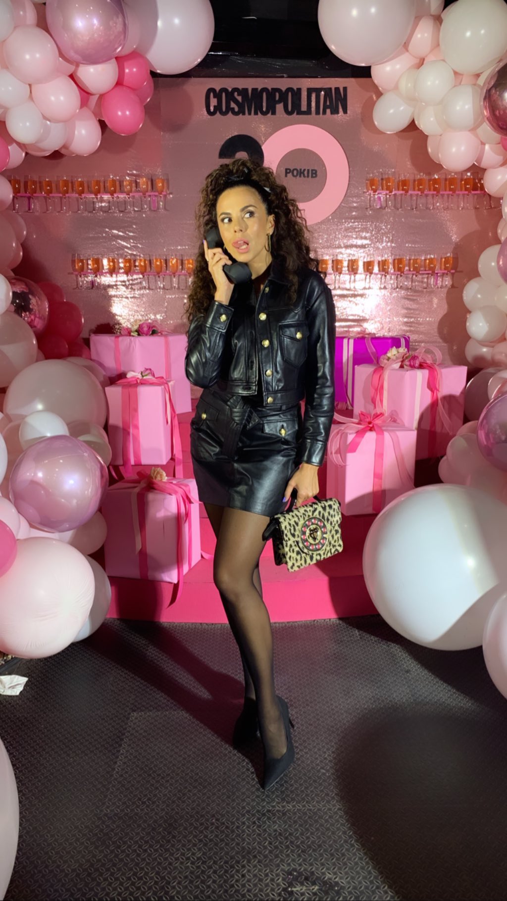 Мальвіна і шкіряний костюмчик: Настя Каменських перевтілилася в "чику з 90-х"