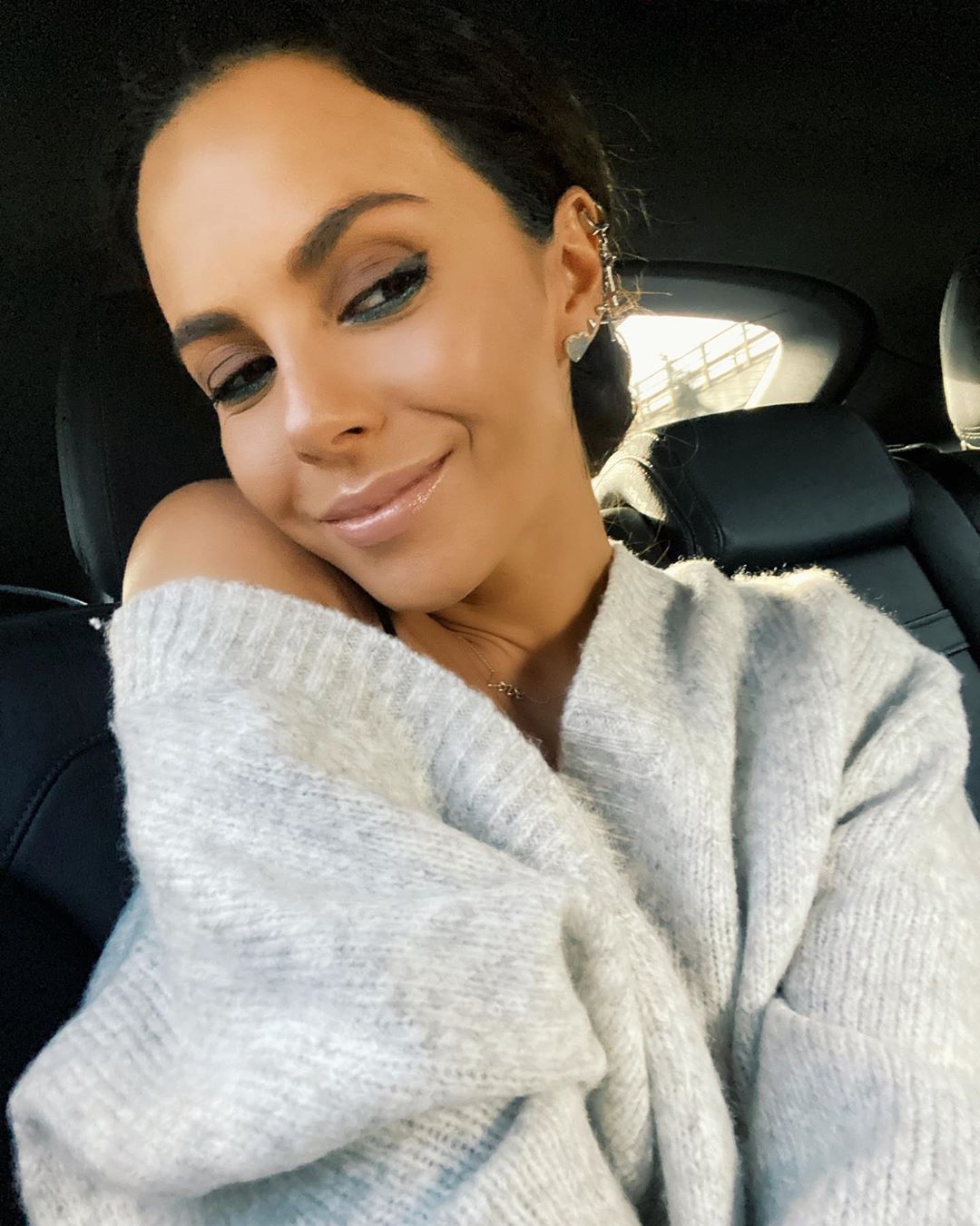 Кокетливые губки: Настя Каменских показала романтичный мейкап на День святого Валентина