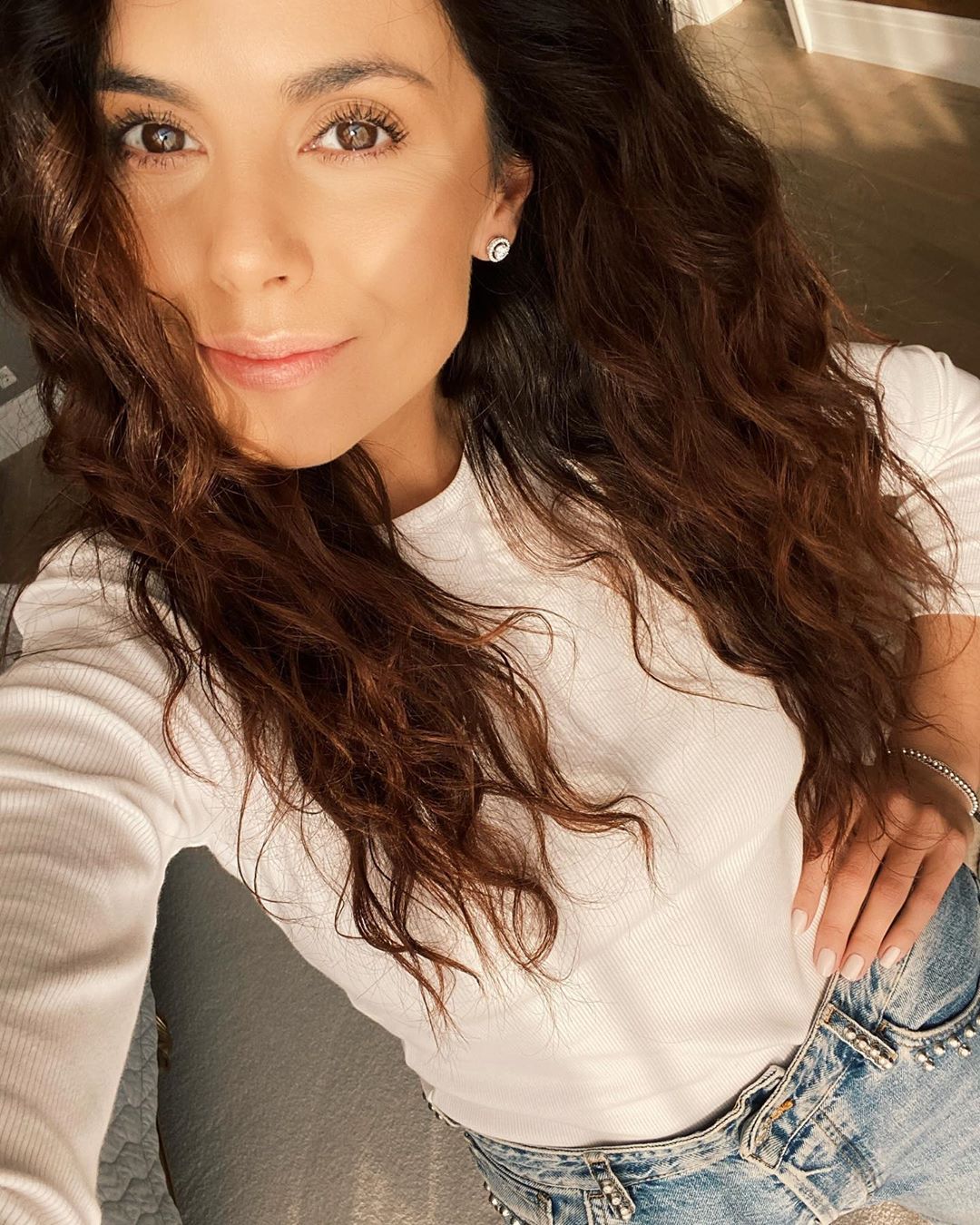 Тренировка со звездой: Настя Каменских показала эффективные упражнения для упругих ягодиц