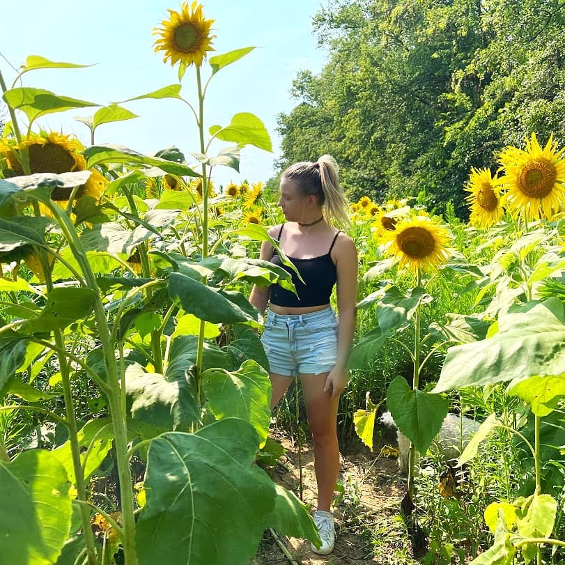 Американская певица показала в новом клипе Львовскую оперу и киевские пейзажи