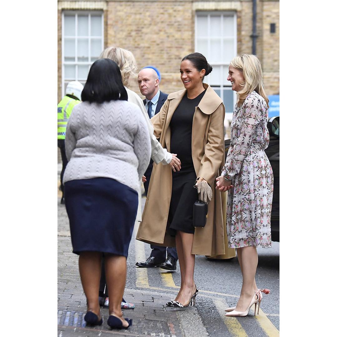 Стильний майстер-клас: Меган Маркл показує топ-4 базових моделі пальто, які повинні бути у кожної