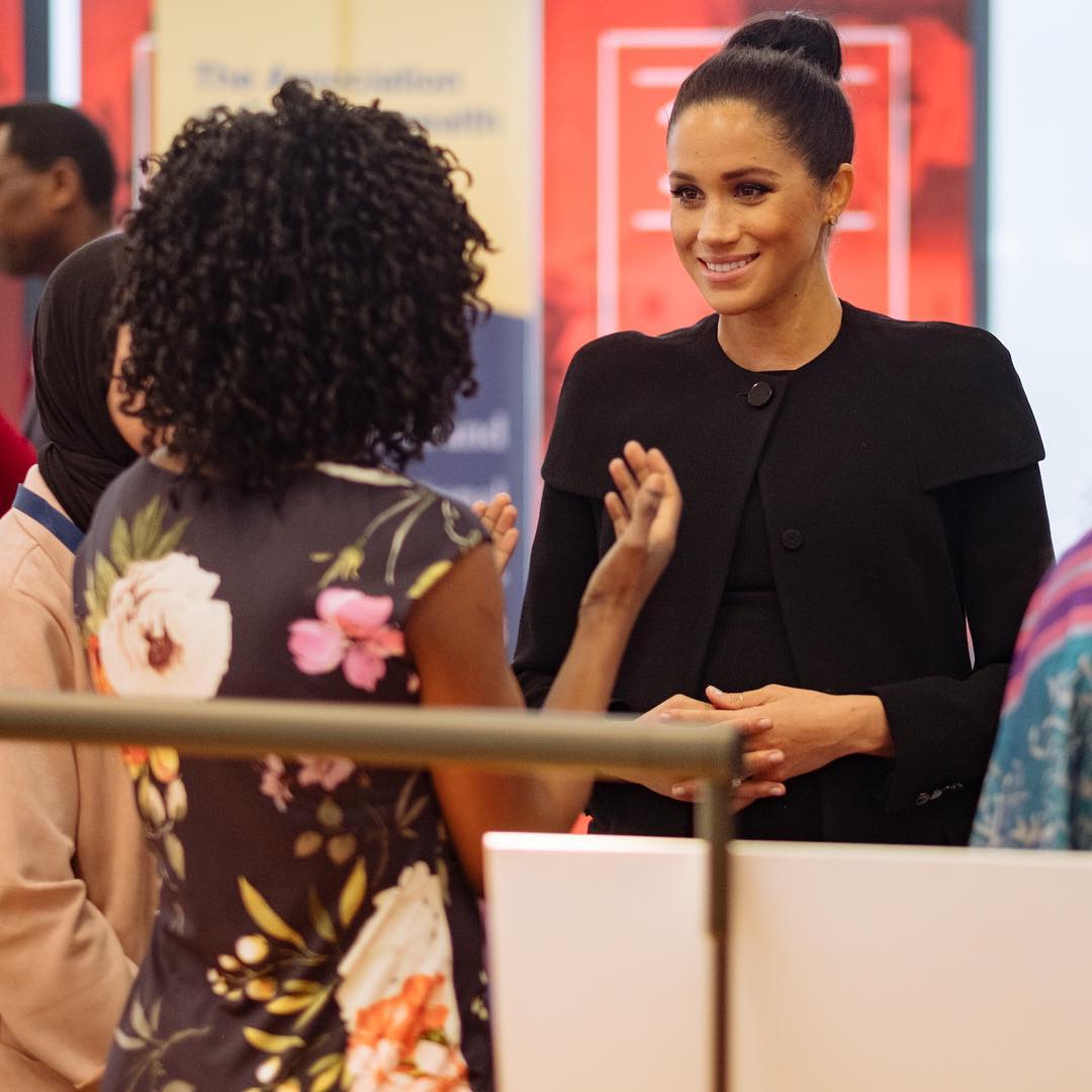 Стильний майстер-клас: Меган Маркл показує топ-4 базових моделі пальто, які повинні бути у кожної