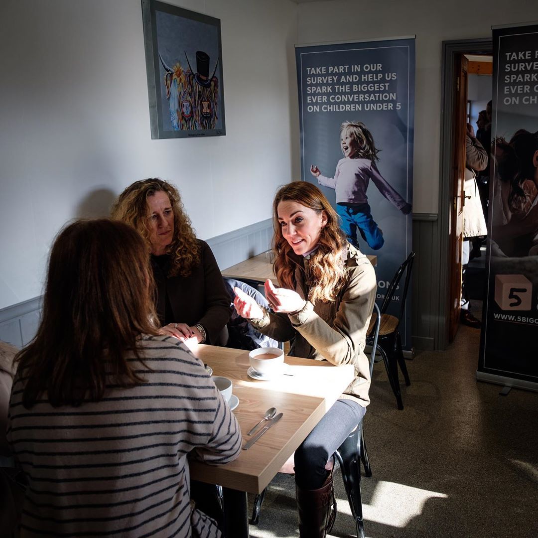 Герцогиня Дуліттл: Кейт Міддлтон умилила дружбою з ламою і козеням