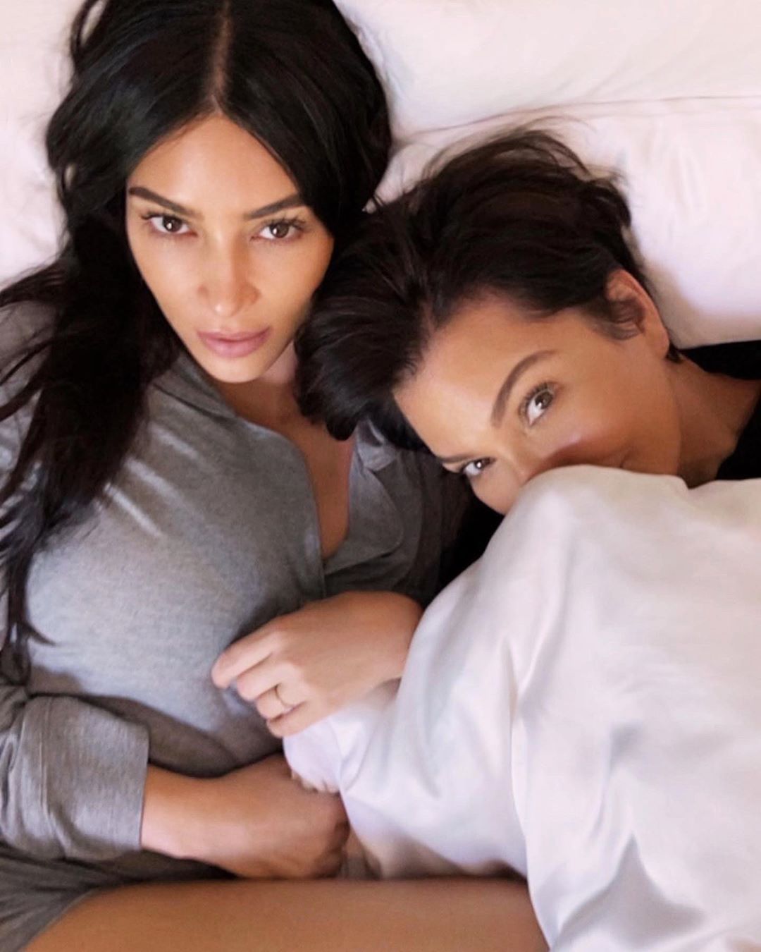 В ковбойских брюках и на каблуках: Ким Крадашьян покорила пышными формами в эффектном наряде