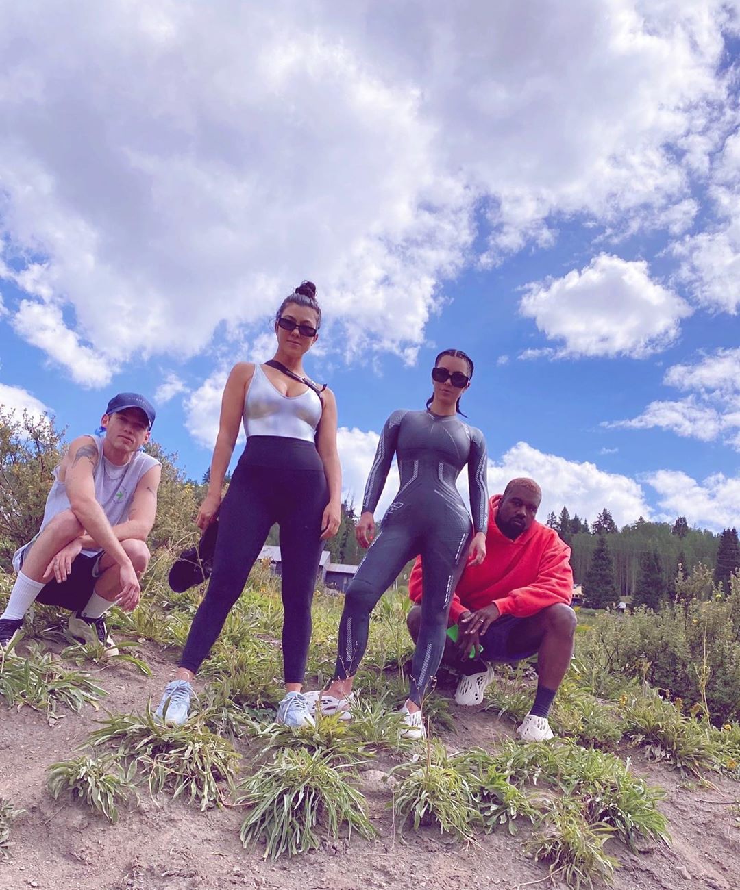 Это тело! Ким Кардашьян в нижнем белье взволновала роскошными формами