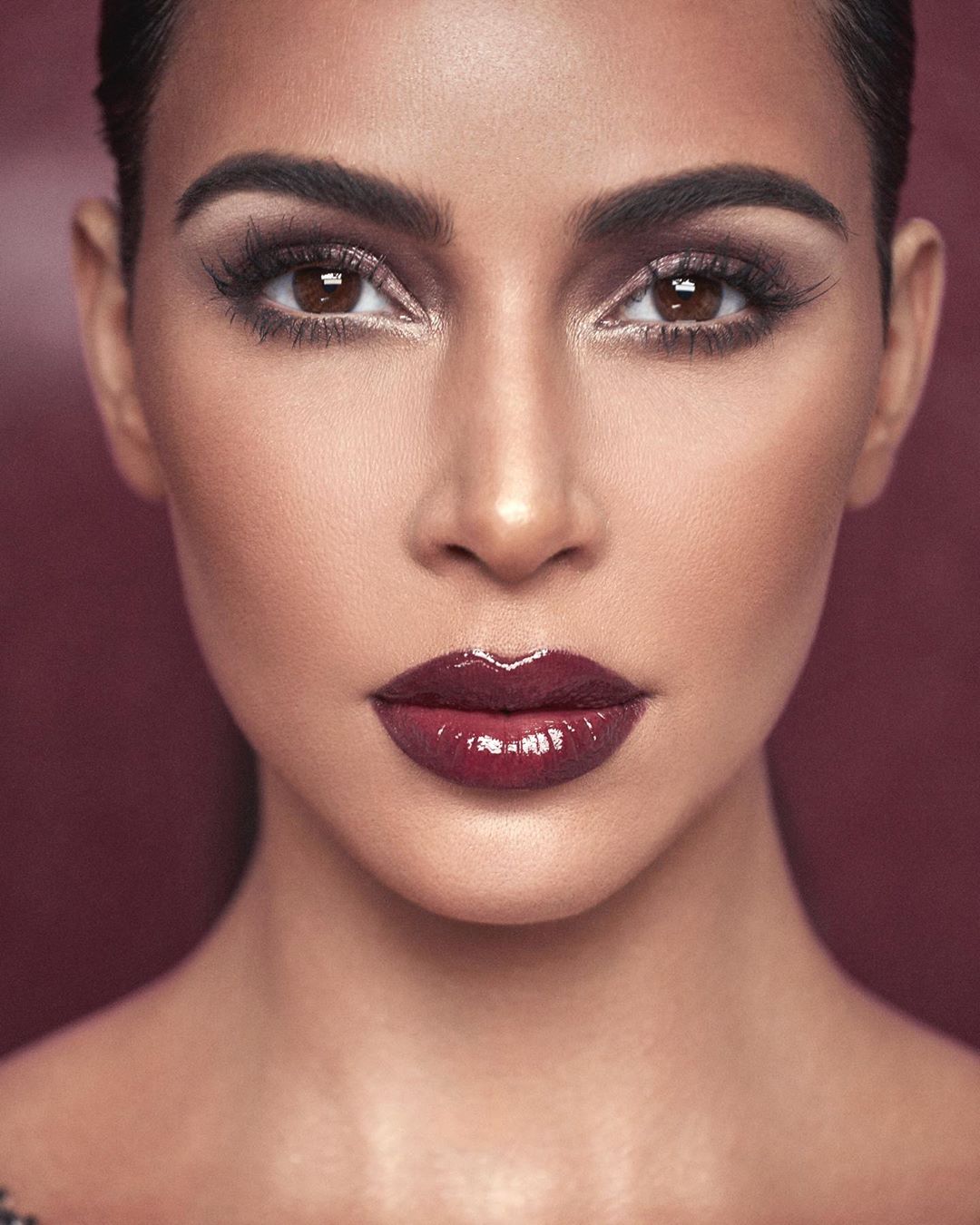 Всім сяяти! 3 варіанта новорічного макіяжа в стилі сестер Кардашьян-Дженнер