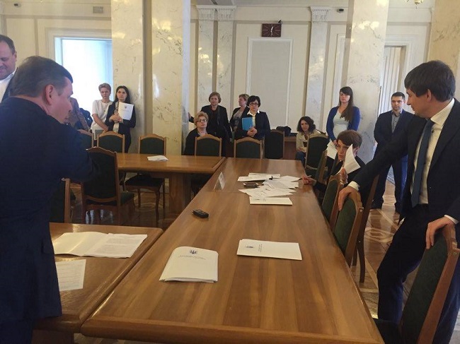 Профильный комитет инициирует служебное расследование против Насирова