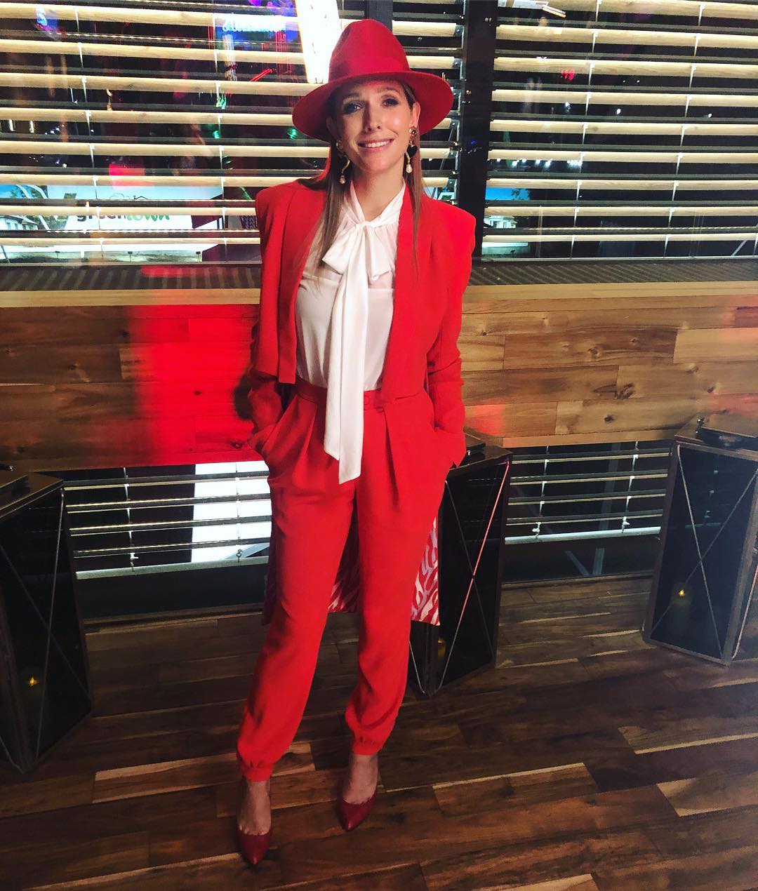 Красная шапочка: Катя Осадчая вскружила голову стильным образом