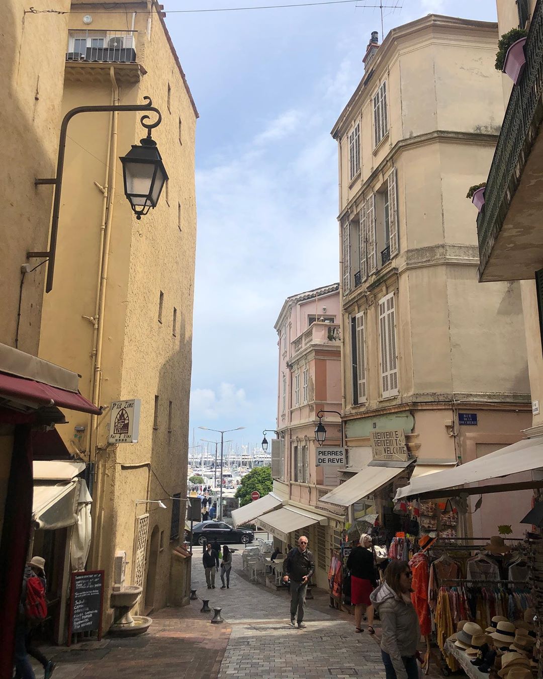 "Без фільтрів": Катя Осадча в Каннах похвалилася ідеальною роботою (фото)