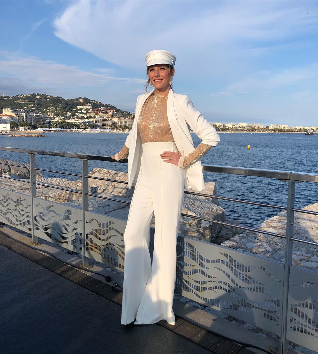 "Морская фея": Катя Осадчая в Каннах покорила белоснежным образом