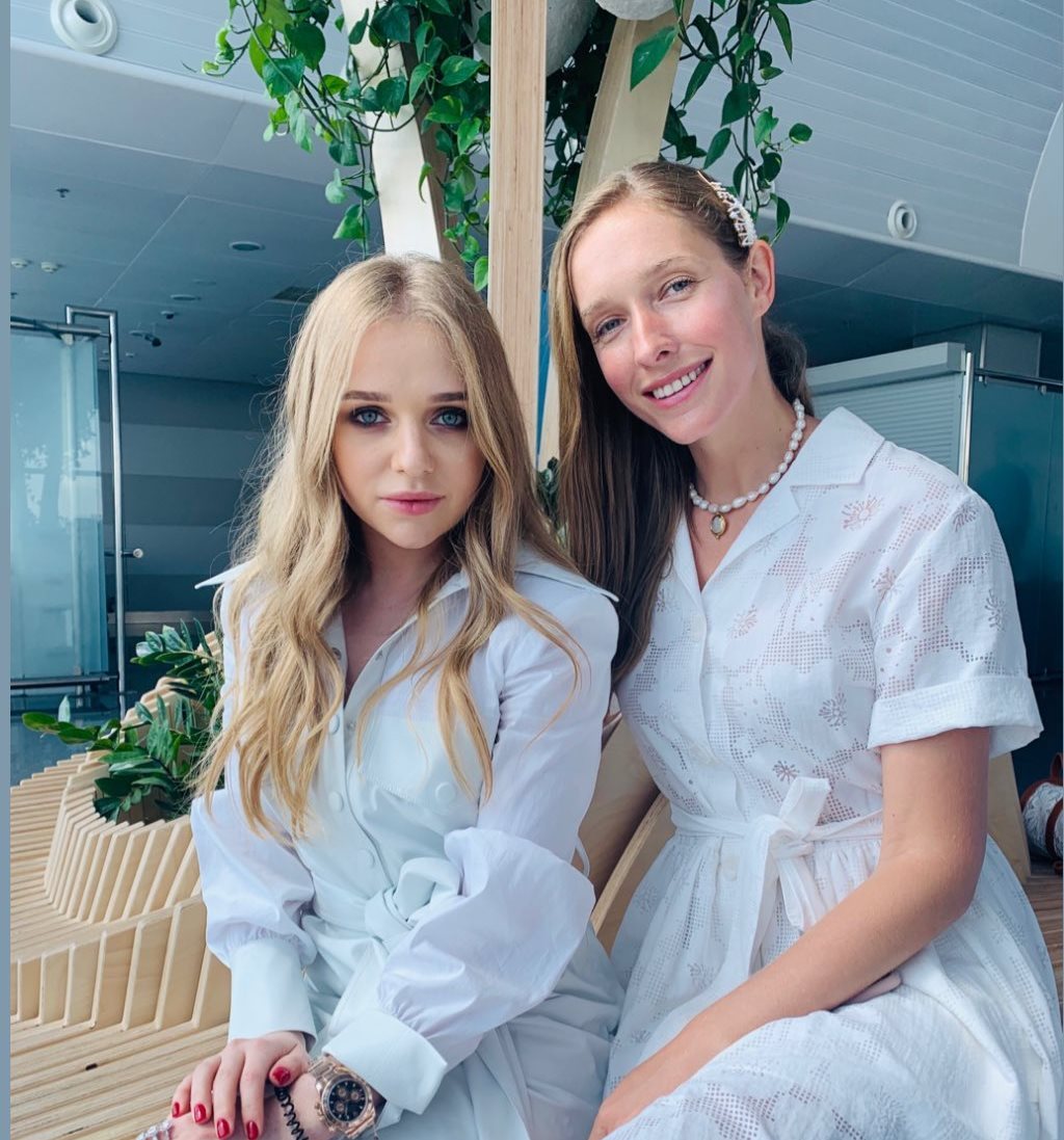 Стильна і романтична: Катя Осадча захопила ніжністю в білосніжній сукні