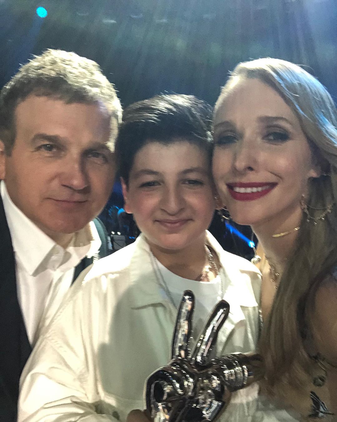 Катя Осадча та Юрій Горбунов підкорили романтичними образами в суперфіналі 5-го сезону шоу Голос. Діти