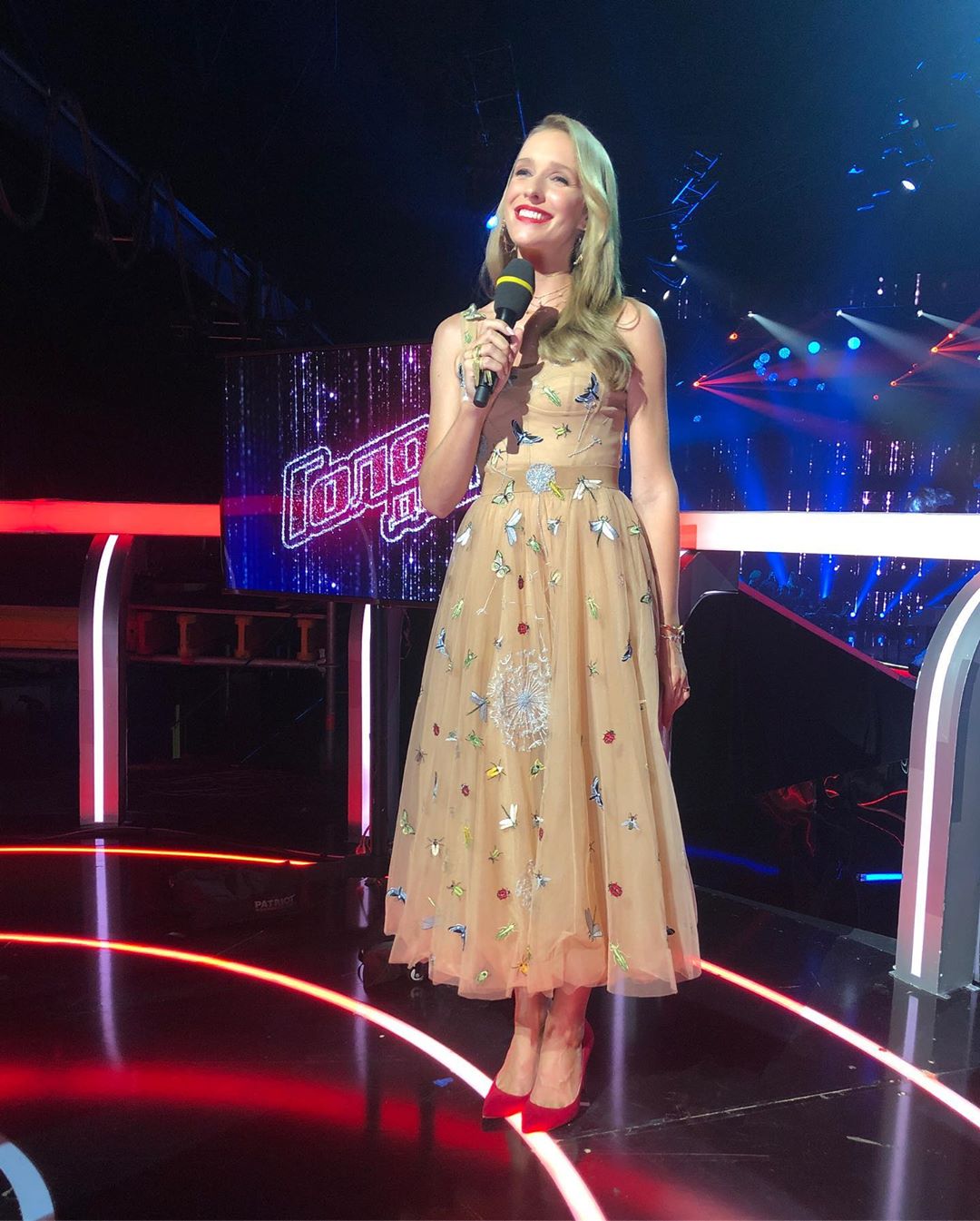 Катя Осадча та Юрій Горбунов підкорили романтичними образами в суперфіналі 5-го сезону шоу Голос. Діти