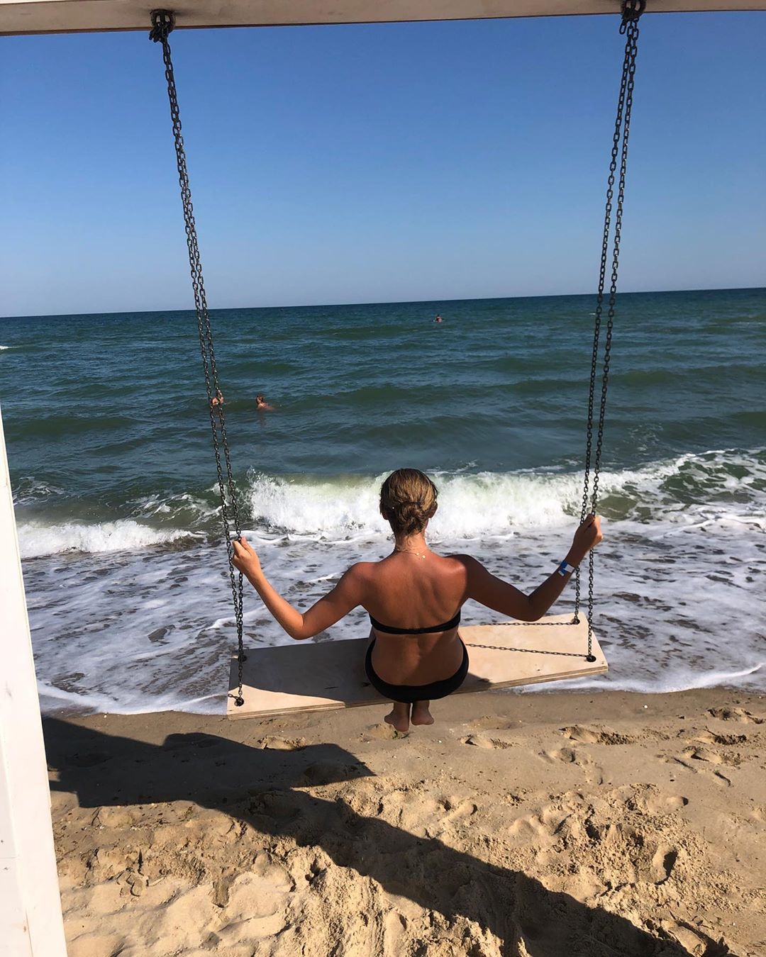 Ось це фігура! Довгонога Катя Осадча захопила формами в бікіні