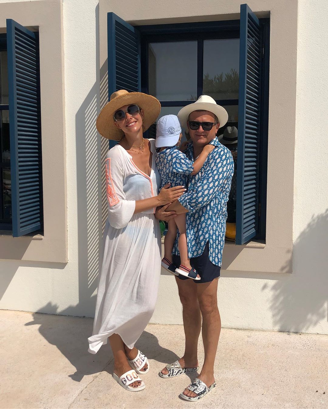 "Це наше літо": засмагла Катя Осадча замилувала мережу сімейними фото з Туреччини