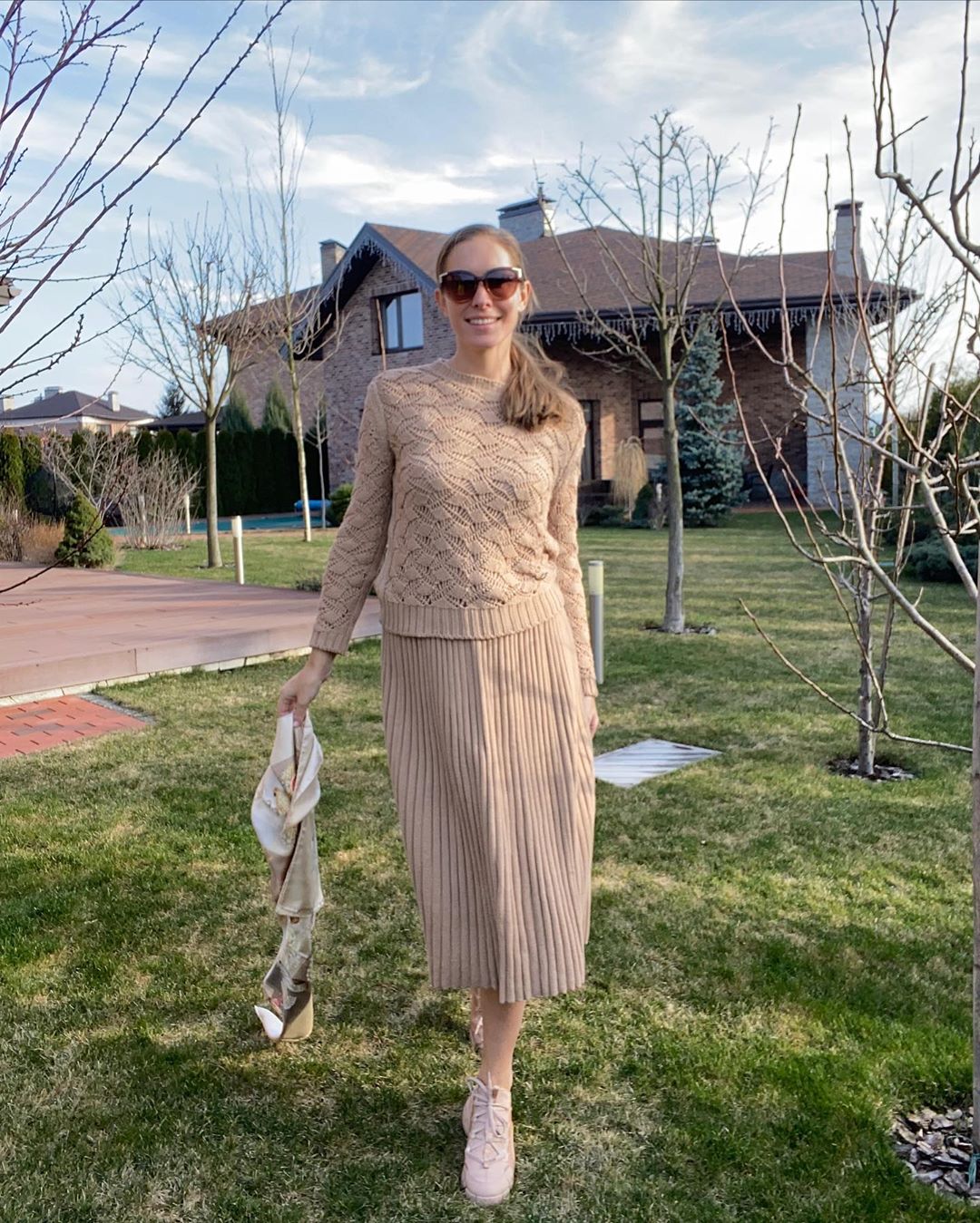 Така ніжна: Катю Осадчу в жіночному кежуал вбранні запідозрили у вагітності