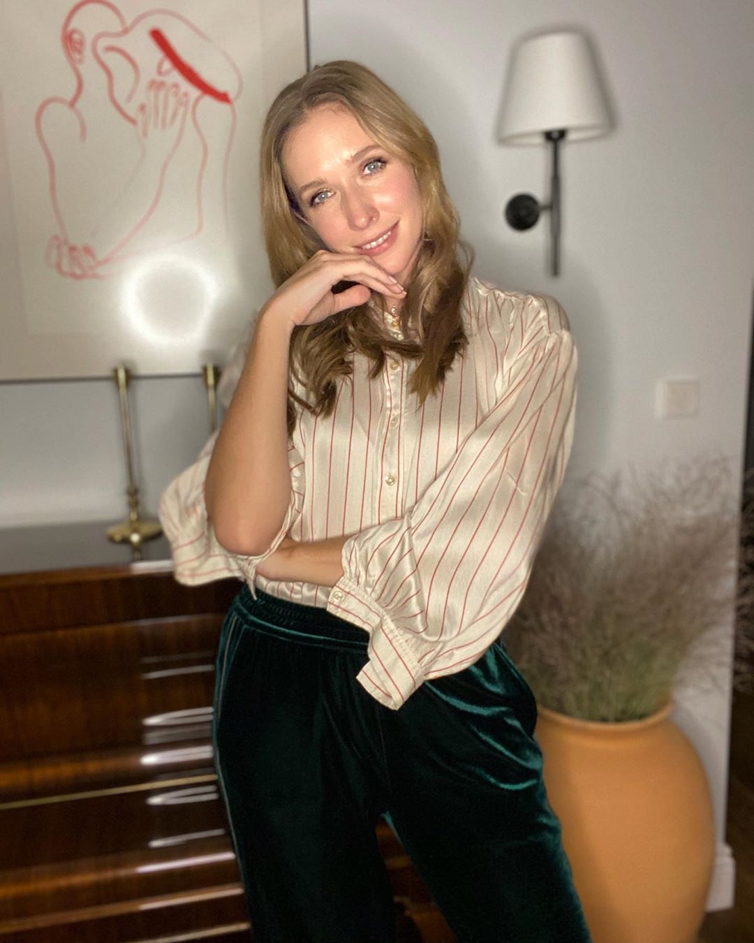 Стильна Катя Осадча порадувала несподівано різноманітною підбіркою улюблених серіалів