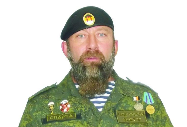 Позував на тлі руїн ДАП: помер відомий ватажок &quot;ДНР&quot;