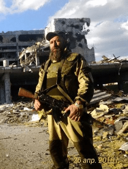 Позував на тлі руїн ДАП: помер відомий ватажок &quot;ДНР&quot;