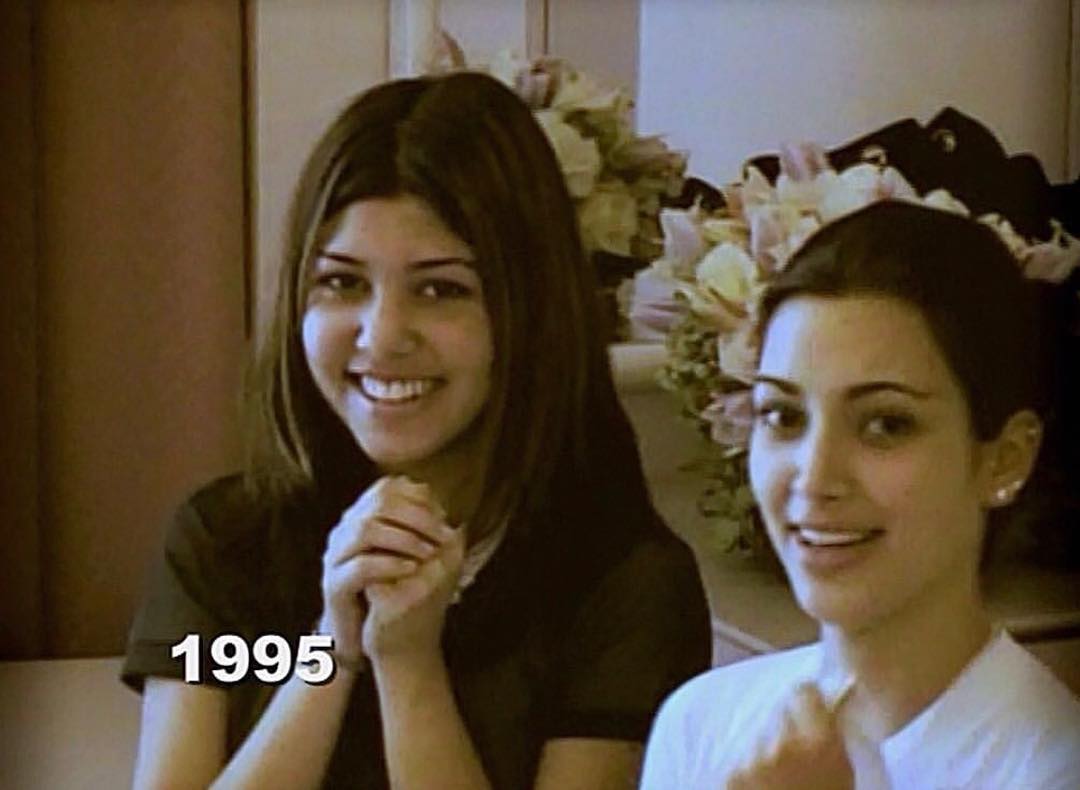 От дурнушки до королевы красоты: как менялась внешность сестер Кардашьян до и после пластики