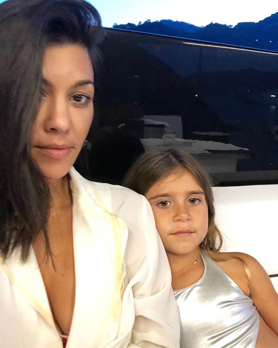 Я многому у нее научилась: Кортни Кардашьян поделилась редким фото с 7-летней дочерью