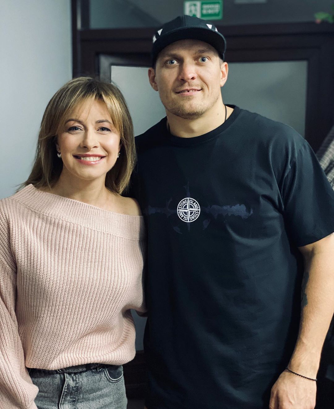 На сцене в кроватке: Елена Кравец поразила совместным фото с Усиком