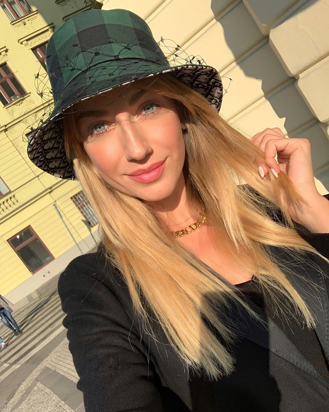 Леди в шляпке: Леся Никитюк очаровала эффектным образом в Праге