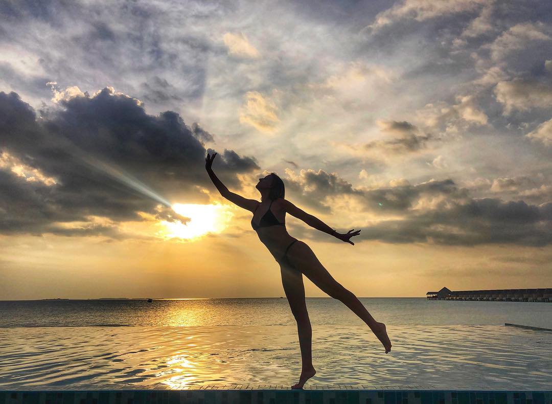 Супердива: Леся Никитюк в бикини восхитила тропическим фото