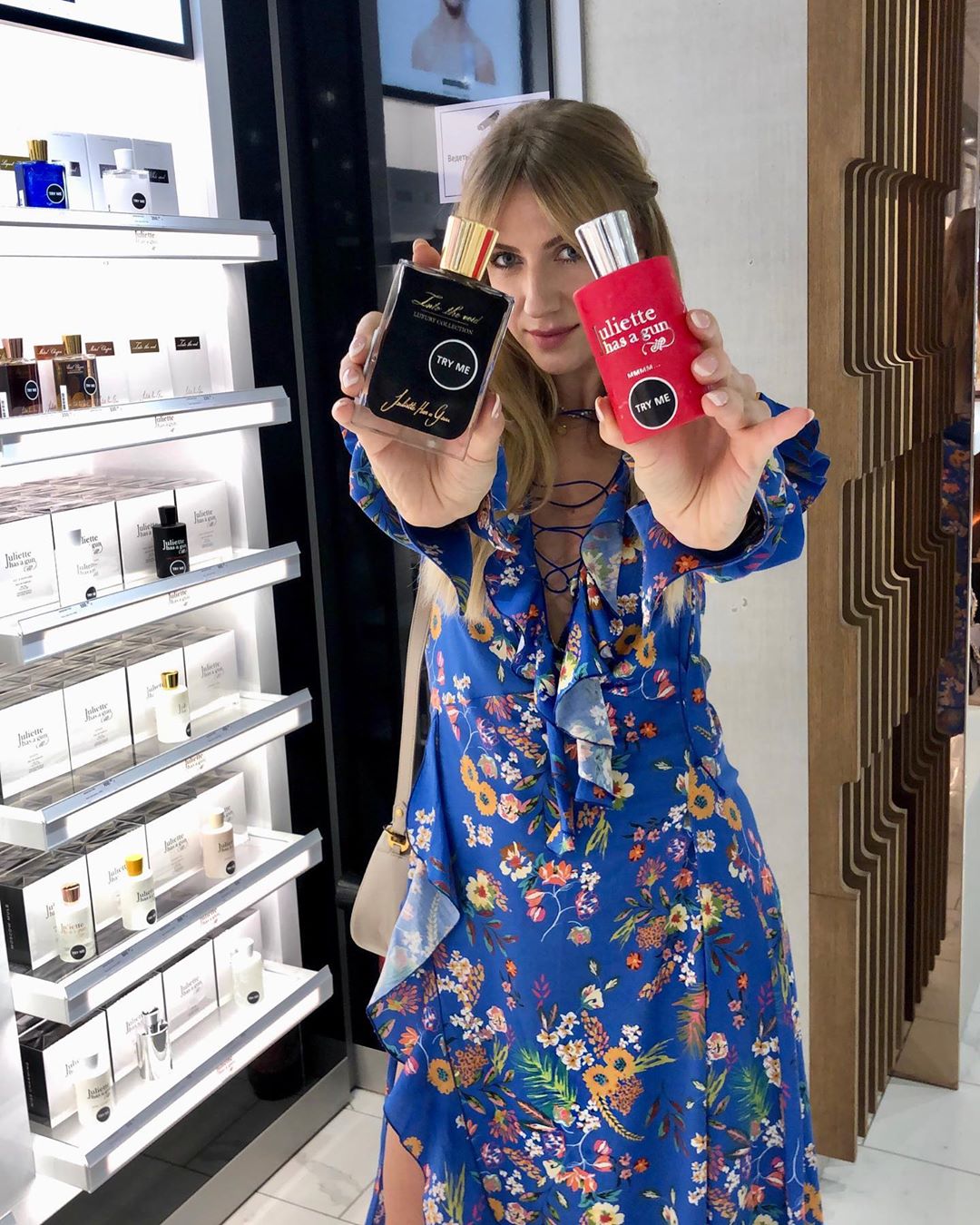 "Я прям зухвала": Леся Нікітюк в квітчастій сукні підкорила ефектним літнім образом