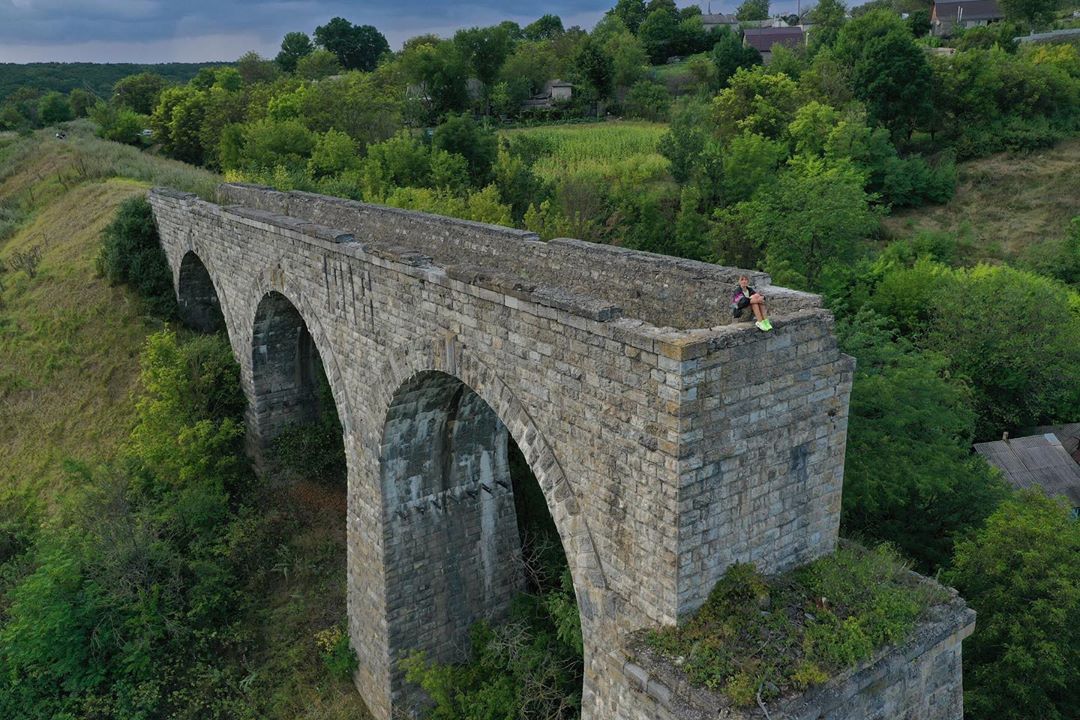 Глаз не оторвать: Леся Никитюк заворожила красотами Украины на необычном фото