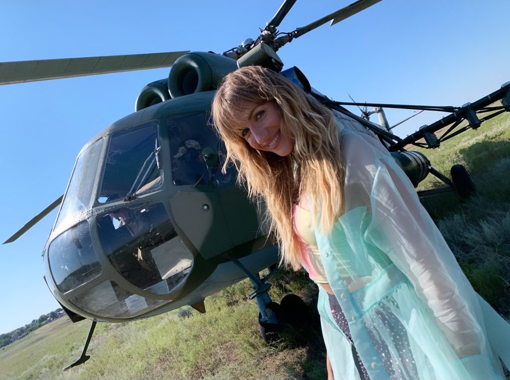 "Під колір заходу сонця": Леся Нікітюк зачарувала променистим фото-листівкою з Херсона