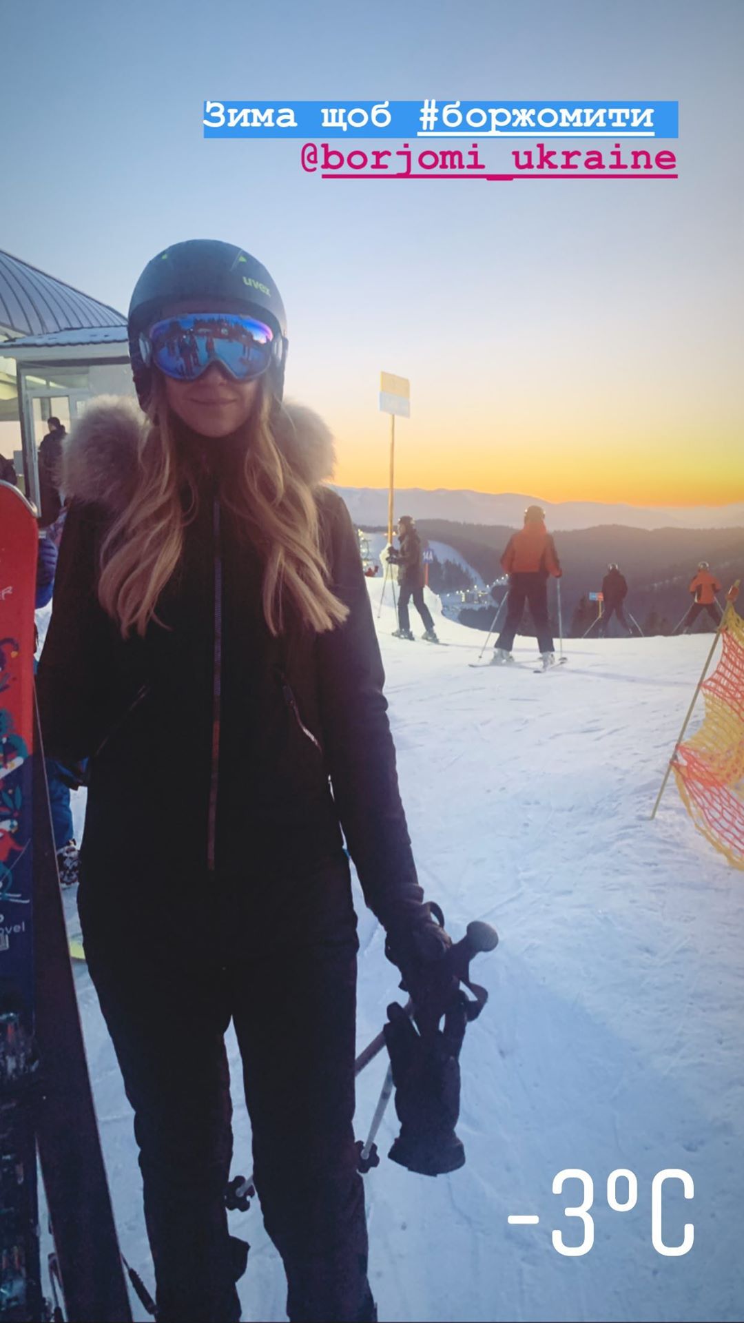 Стильная лыжница: Леся Никитюк похвасталась активным отдыхом в Украине
