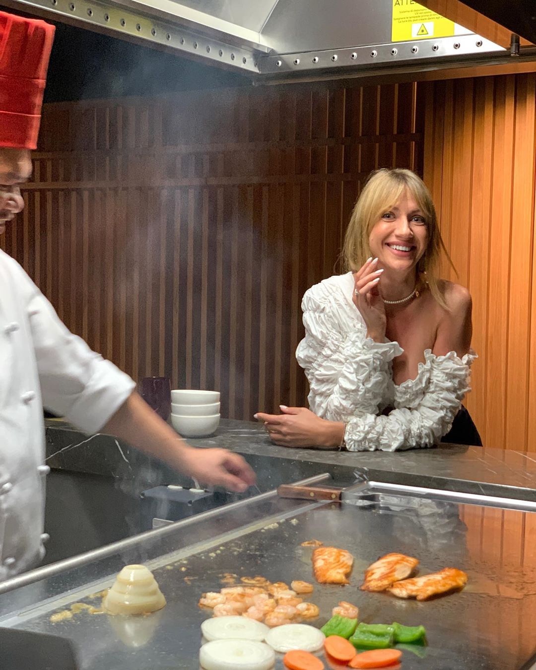 "Кофтинка зі збитих вершків": Леся Нікітюк вийшла у світ в провокаційному вбранні