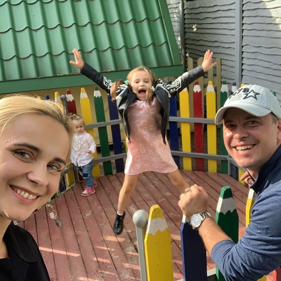 Идеальный выходной: Лилия Ребрик очаровала фото с семейного отдыха
