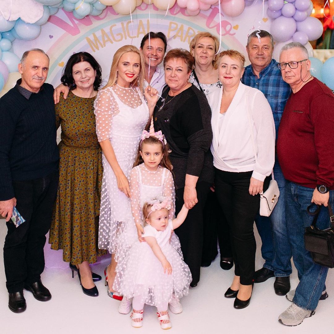 "И это еще не все": Лилия Ребрик растрогала сеть счастливым семейным фото и поделилась важной мечтой