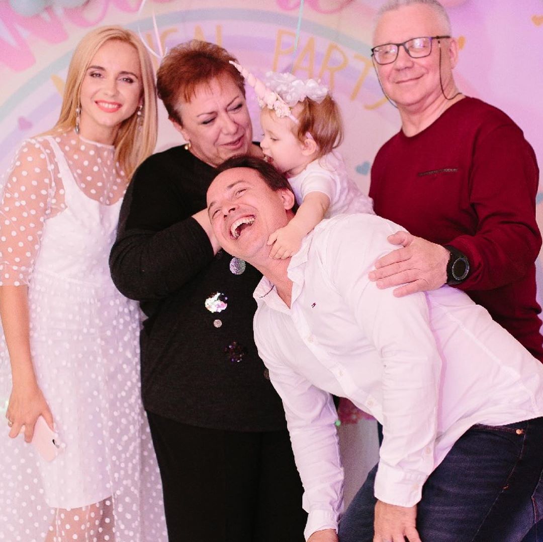 "И это еще не все": Лилия Ребрик растрогала сеть счастливым семейным фото и поделилась важной мечтой