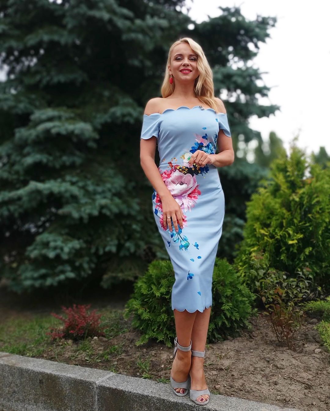 "Українська красуня": Лілія Ребрик заворожила витонченою фігурою у відвертій сукні