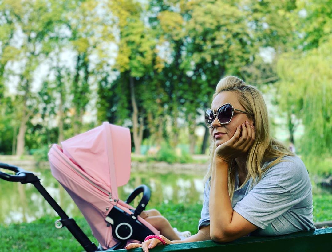 "Безцінний час": Лілія Ребрик зізналася, чим займається, поки дочка спить